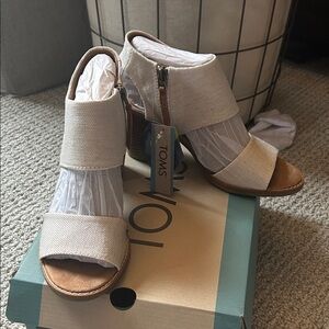 TOMS Women's Tan Heeled Sandals